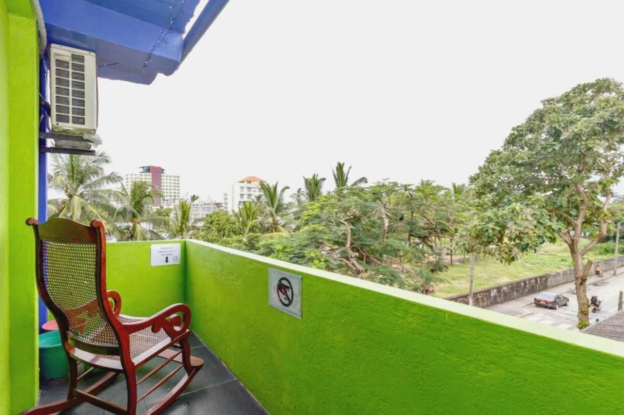 The Beehive Colombo Hotel Exterior photo